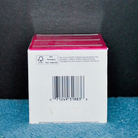 L'Oreal Paris Wrinkle Expert Day/Night Moisturizer - Picture 2 of 3